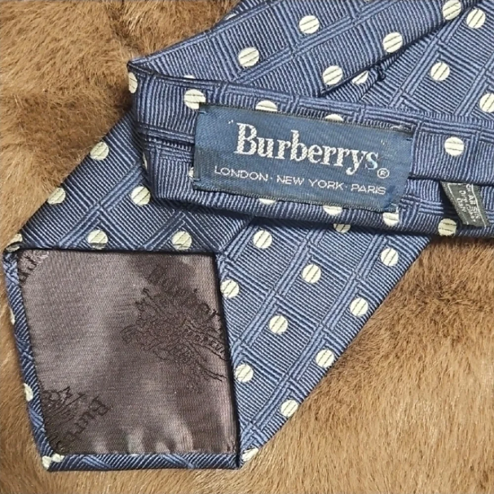 Burberrys Navy Blue Polka Dot Silk Tie